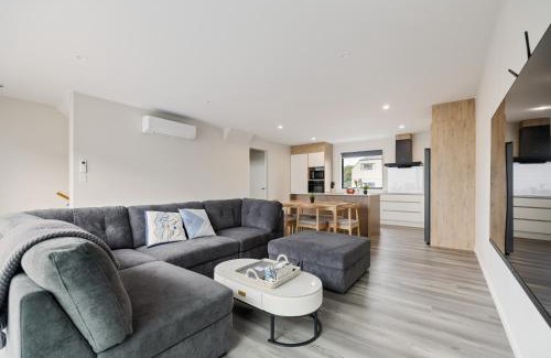 Christchurch City Centre Apartment | Unit 5 Brand New Your Base to Explore the CBD