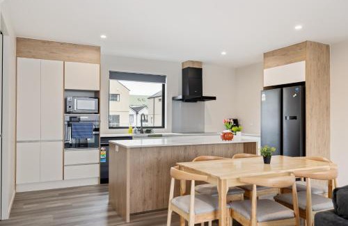 Christchurch City Centre Apartment | Unit 5 Brand New Your Base to Explore the CBD