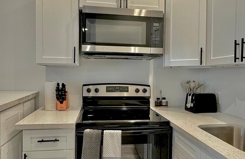 Nassau Condo | Unit 6 -1 BDRM/Pool/Near Beach/Airport/Supermarket