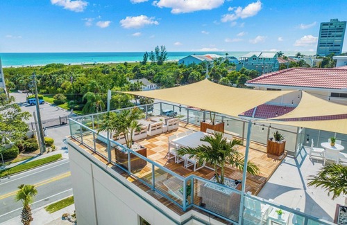 Siesta Key House | Unmatched Rooftop & Gulf Views-Resort Style Pool/Waterslide/Spa - Steps to Beach