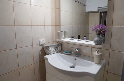 Marmaketon House | Unwind and Relax at the Vilaeti 1871 Retreat