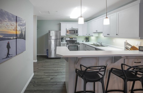 Silver Star Mountain Hotel | Unwind at Silver Star | Cozy 2BR, ski-in/ski-out, hot tub!