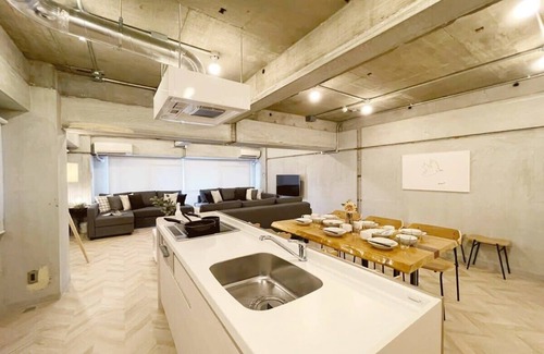 Hiroshima City Centre Apartment | Up to 10p 1 min Peace Park, Wonderful huge house !