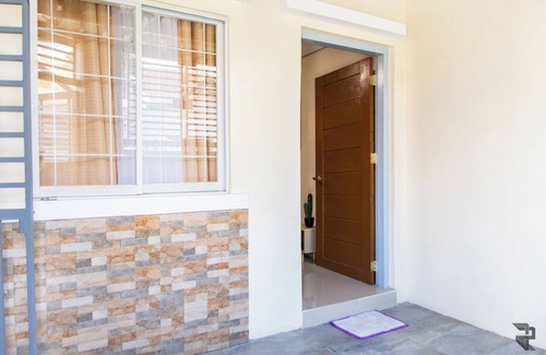Angeles City House | Up to 18 Guest Near Aqua Planet & Clark international Speedway