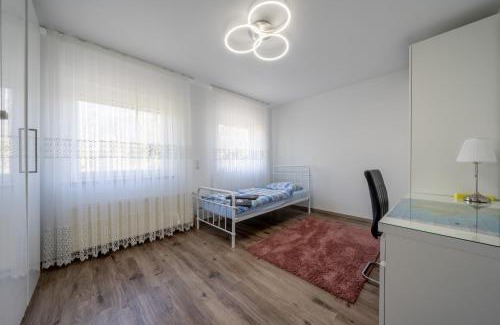 Ahlem-Badenstedt-Davenstedt House | up to 3 private rooms with 2 bathrooms