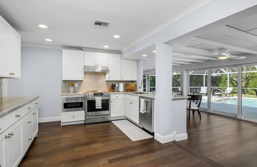 Old Naples House | Updated 3-BR house in Old Naples, 2 block walk to the beach, minutes to downtown