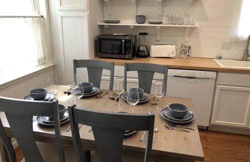 Village Green House | Updated, beachy 3 Bedroom, 2 Bath 7 Blks to Beach!