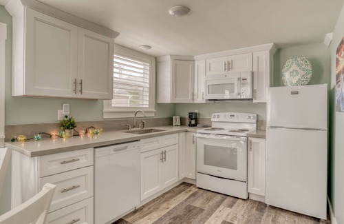 Rockaway Beach House | Updated Cottage Features Bedrooms with TVs, Full Kitchen Just Steps to Beach!