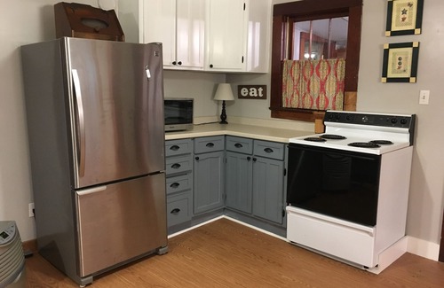 Candler Cottage | Updated Country Cottage