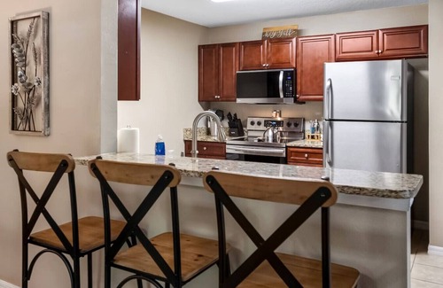 Clermont Apartment | Updated Downtown Clermont Suite 837