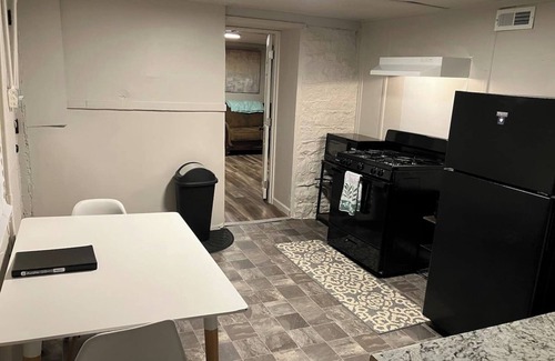 Hannibal Apartment | Updated efficiency unit attached to the Parlor on Paris - Rent both and save