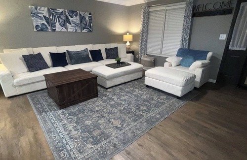 Benton House | Updated home, clean, comfy, huge driveway! Just minutes from KY Lake, food & fun