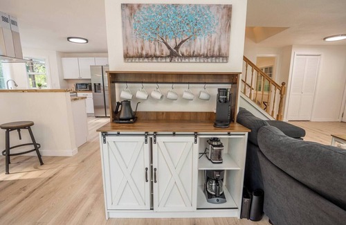McKenzie Bridge House | Updated Large River Front Home with Hot Tub