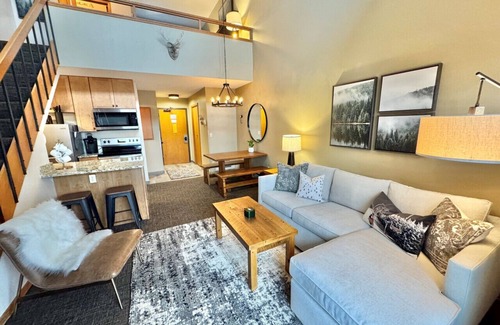 Lutsen Apartment | Updated Lutsen Mtn Condo Ski in Ski out Location Location