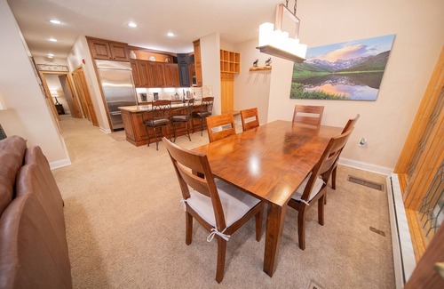 Mountain House Condo | Updated Luxury Condo with a quick walk to lift