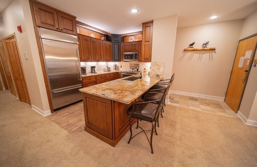 Mountain House Condo | Updated Luxury Condo with a quick walk to lift