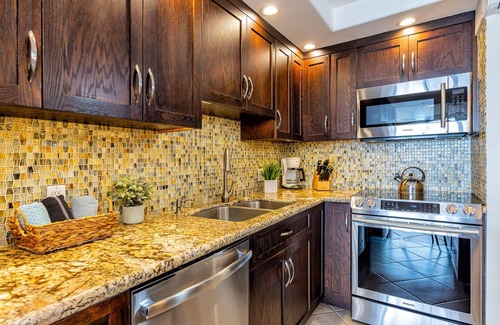 Kihei Condo | Updated Oceanfront Condo with Stunning Views, Lanai, and Beach Access #614