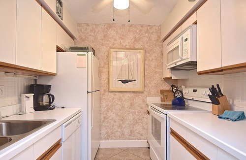 Siesta Key Condo | Upgraded 1 BR/1 Bath condo, 0.3 Mile Walk to #1 rated Siesta Beach.