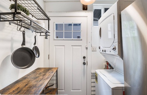 University District House | Upgraded Historical Gem 5BR/4Ba/with AC in U District