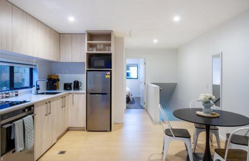 Christchurch City Centre Apartment | Upper floor studio 1 bed 1 bath with sofa bed