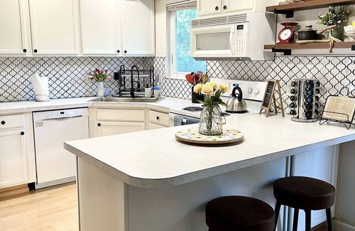 Campbell Park Apartment | Upper Grape, Midtown Home 2bed&1bath
