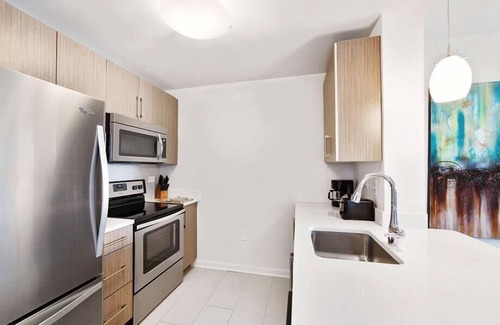 Hudson Exchange Apartment | Upscale 1BR | Perfect for Travelling Nurses | Near Hospital