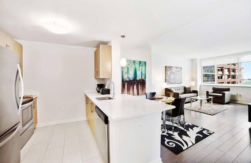 Hudson Exchange Apartment | Upscale 1BR | Perfect for Travelling Nurses | Near Hospital