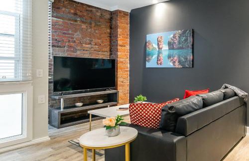 Central Hamilton Apartment | Upscale 2BR Condo with Netflix - Prime Location