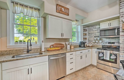 Taneytown House | Upscale Country Home w/Fire Pit in Taneytown!