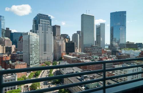 Downtown Boston Apartment | Upscale Penthouse with Gym Parking near MGH TUFTS