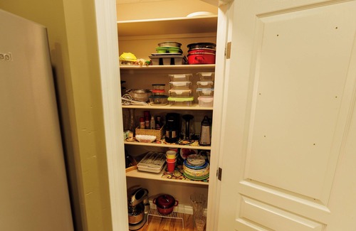 Saskatoon House | Upscale Saskatoon Getaway Private Yard Quiet Neighbourhood Sleeps 7