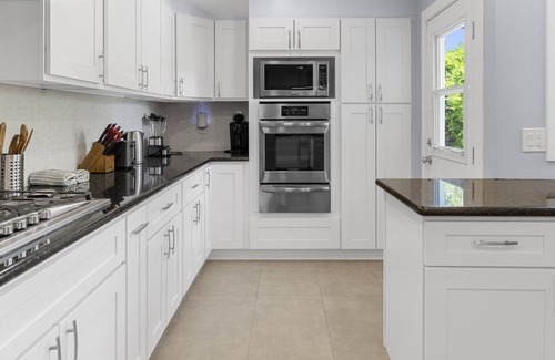 Reseda House | UPSCALE & UPGRADED 3BR HOUSE in ENCINO with GARAGE & LARGE FENCED YARD/PATIO p84