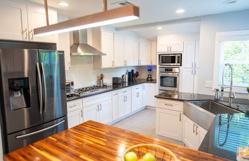 Reseda House | UPSCALE & UPGRADED 3BR HOUSE in ENCINO with GARAGE & LARGE FENCED YARD/PATIO p84