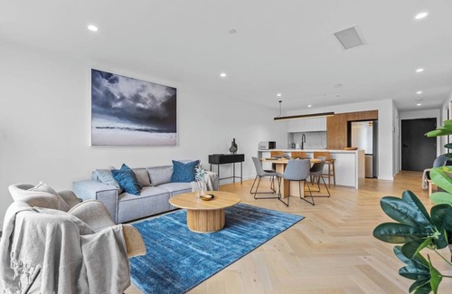 Hobart Central Business District Apartment | Upscale Urban Designer with Large Terrace in CBD