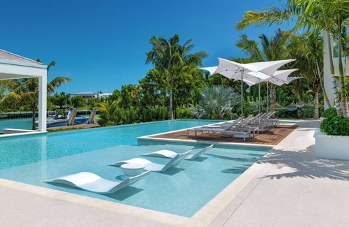 Leeward Settlement Villa | Upscale Villa in Turks and Caicos