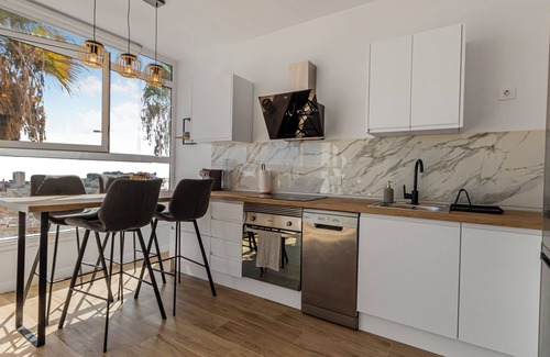 Las Palmas de Gran Canaria Apartment | Urban Elegance View Suite Pool