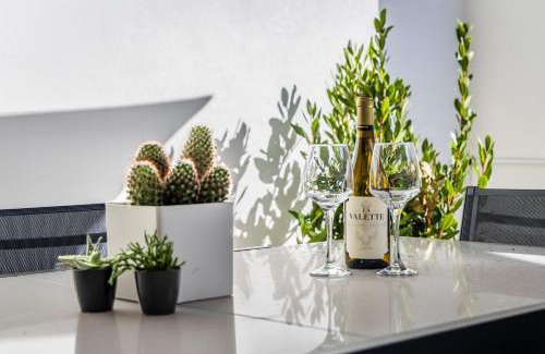 Ta' Giorni Apartment | Urban Downtown Den in St Julians