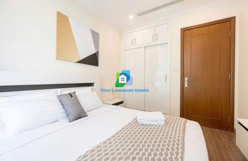 Hang Xanh Apartment | Urban Escape in Central Park