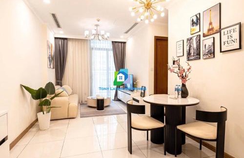 Hang Xanh Apartment | Urban Escape in Central Park