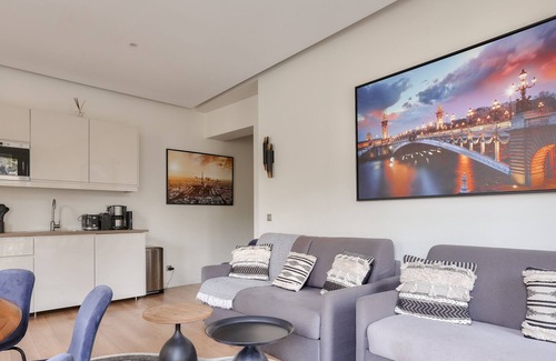 Strasbourg -Saint-Denis Apartment | Urban Flat 60 - Sublime 3BDR Parisian Flat in Paris