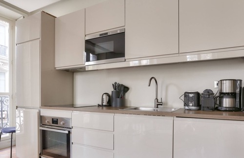 Strasbourg -Saint-Denis Apartment | Urban Flat 60 - Sublime 3BDR Parisian Flat in Paris