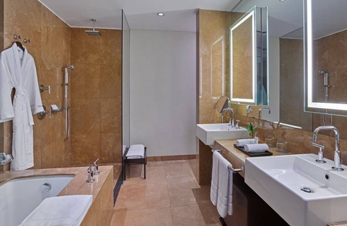 San Isidro Centro Financiero Hotel | Urban Getaway Near Reserve Park – Discover the City! Indoor Pool, Onsite Dining!