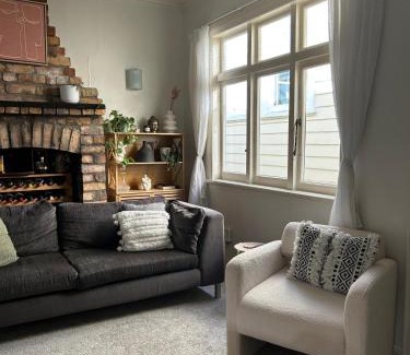 Kingsland Villa | Urban Kingsland Bungalow