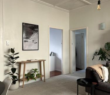 Kingsland Villa | Urban Kingsland Bungalow