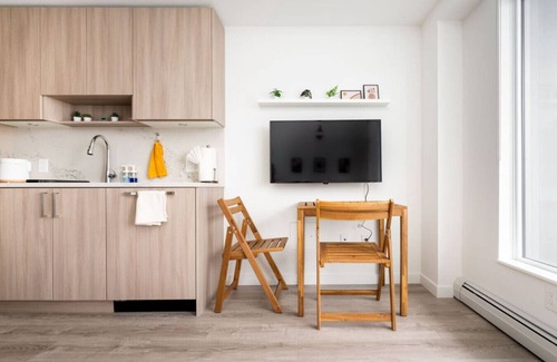 Surrey Apartment | Urban Nest in Surrey - Studio