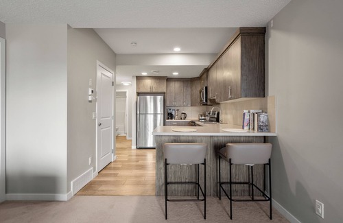 Sage Hill House | Urban Oasis 2 BR With parking space