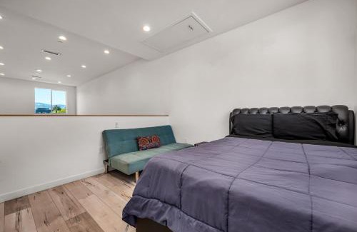 Wilshire Apartment | Urban Oasis Loft 1BR Koreatown Hollywood Private Parking Balcony