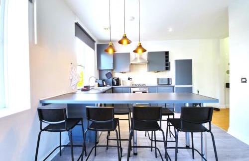 Abbey Apartment | Urban retreat near the station