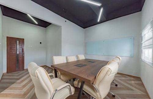 Balikpapan Hotel | Urbanview Hotel The Tang Balikpapan by RedDoorz