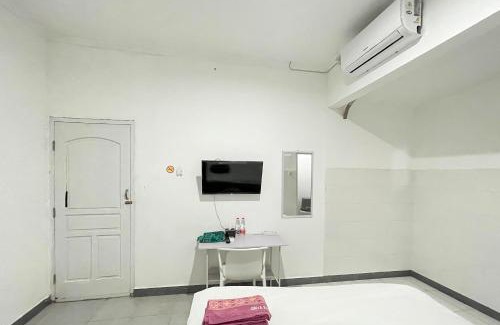 Banjarharjo Hotel | Urbanview Syariah Sasarengan Inn near RSUD Waled Cirebon